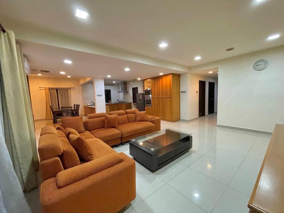 Penthouse Marina Court Vacation Home 4 Bedrooms Kota Kinabalu 14Pax Exterior photo