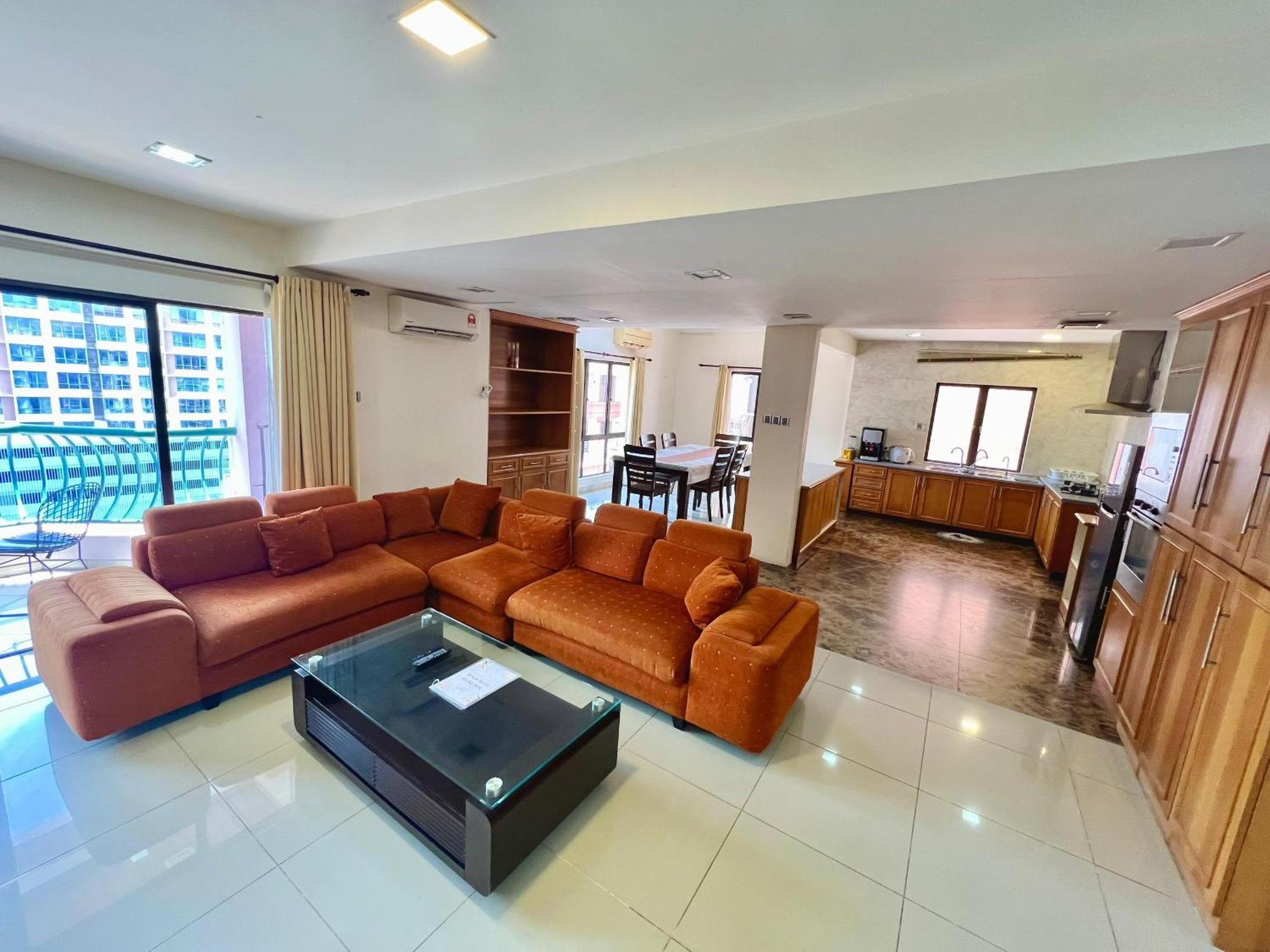 Penthouse Marina Court Vacation Home 4 Bedrooms Kota Kinabalu 14Pax Exterior photo