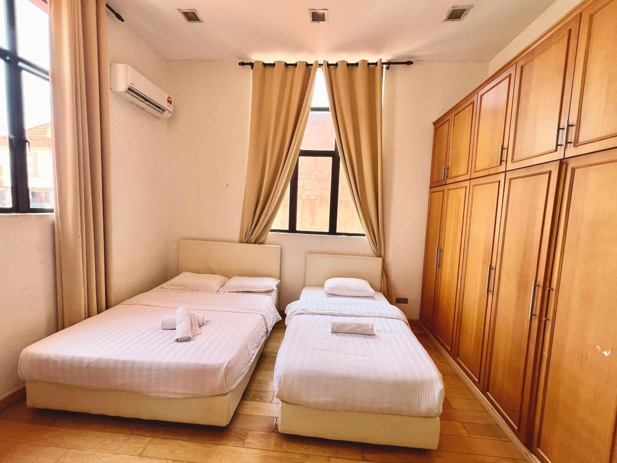 Penthouse Marina Court Vacation Home 4 Bedrooms Kota Kinabalu 14Pax Exterior photo